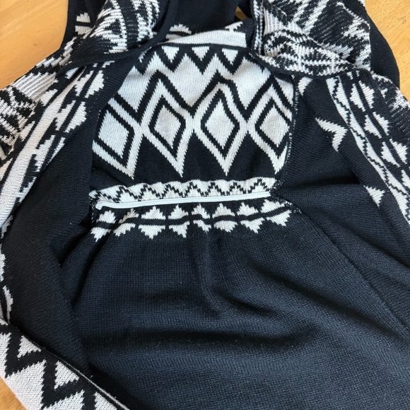 Almost Famous Women's Sz Small Black White Cardigan Tunic - Picture 4 of 7